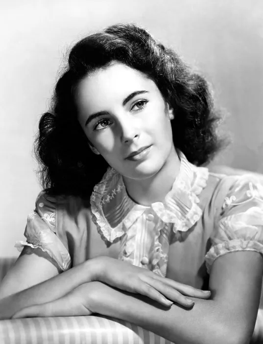 Framed Print : Elizabeth Taylor, ca. 1946-47