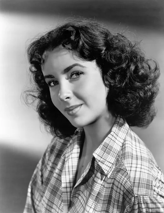 Framed Print : Elizabeth Taylor, ca. 1947 Framed Print : Elizabeth Taylor, ca. 1947