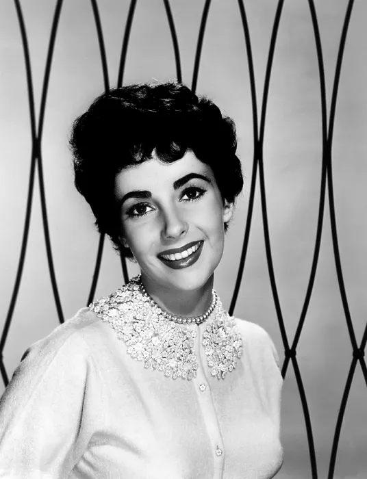 Framed Print : Elizabeth Taylor, ca. 1952 Framed Print : Elizabeth Taylor, ca. 1952