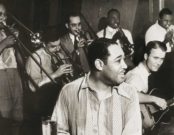 Framed Print : ELLINGTON, Duke (1899-1947). Duke Ellington in a performance with the guitarist Eddie Condor (right). AISA / Everett Collection**US SALES ONLY** Framed Print : ELLINGTON, Duke (1899-1947). Duke Ellington in a performance with the guitarist Eddie Condor (right). AISA / Everett Collection**US SALES ONLY**