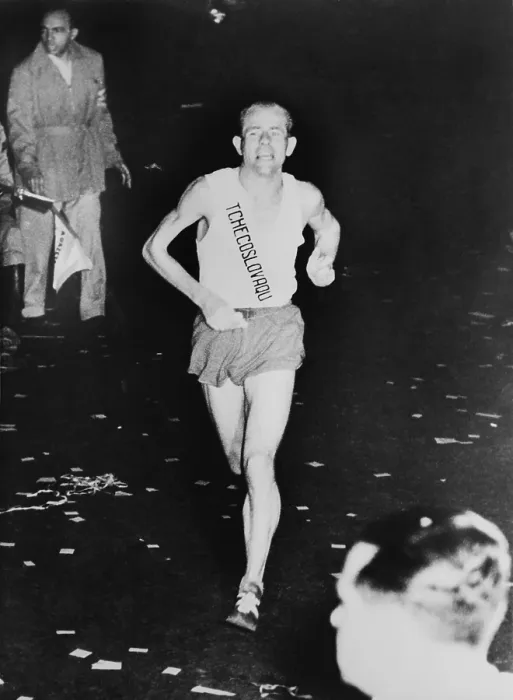 Framed Print : Emil Ztopek running in the Saint Silvester Road Race through the streets of So Paolo, Brazil, Dec. 31, 1953