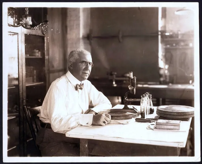 Framed Print : Emile Berliner (1851-1929), American inventor of the phonograph, in laboratory working on disc, looking up from desk, circa 1920s Framed Print : Emile Berliner (1851-1929), American inventor of the phonograph, in laboratory working on disc, looking up from desk, circa 1920s