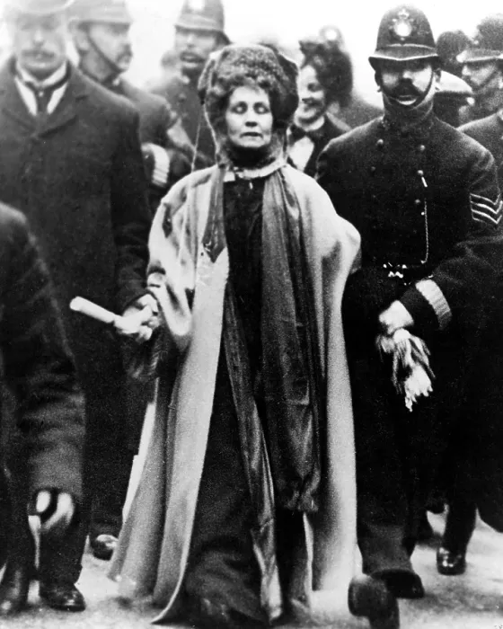 Framed Print : Emmeline Pankhurst carrying the Third Women's Parliament to the Prime Minister on February 13, 1908. Photo: Courtesy of the London Museum