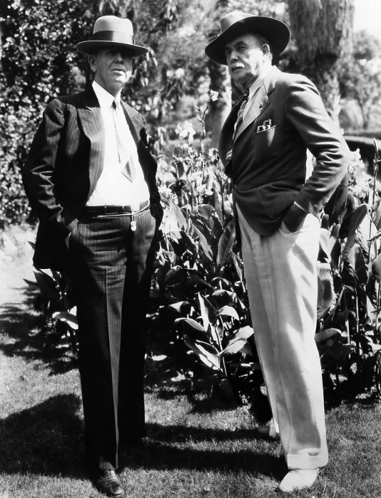 Framed Print : Emmett Dalton and Captain Tom Rynning, 1931. Courtesy: CSU Archives / Everett Collection