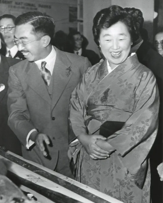 Framed Print : Emperor Hirohito and Empress Nagako at an exhibition at a Tokyo Department store. Oct. 27, 1949