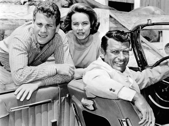 Framed Print : EMPIRE, Ryan O'Neal, Terry Moore, Richard Egan, 1962-64 Framed Print : EMPIRE, Ryan O'Neal, Terry Moore, Richard Egan, 1962-64