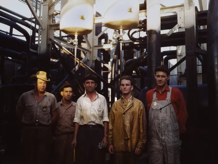 Framed Print : Employees at Mid-Continent Refinery, Tulsa, Oklahoma, photograph by John Vachon, 1943 Framed Print : Employees at Mid-Continent Refinery, Tulsa, Oklahoma, photograph by John Vachon, 1943