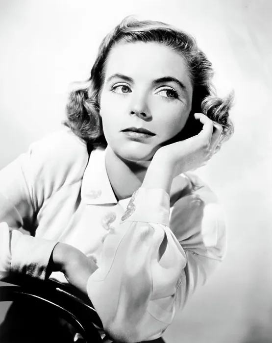 Framed Print : THE ENCHANTED COTTAGE, Dorothy McGuire, 1945