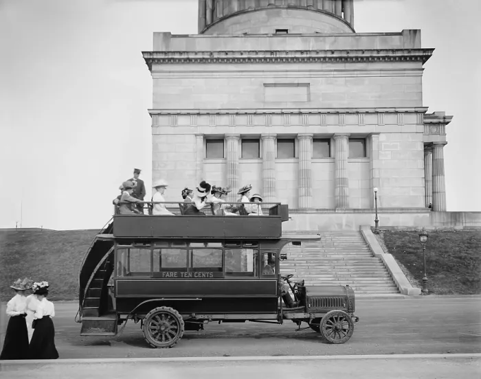 Framed Print : Enclosed tourist bus with open rooftop seating stops at Ulysses S. Grant's Tomb, in New York City. 1905-1910 Framed Print : Enclosed tourist bus with open rooftop seating stops at Ulysses S. Grant's Tomb, in New York City. 1905-1910