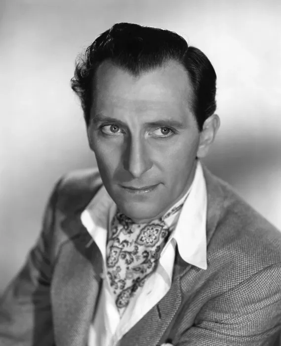 Framed Print : THE END OF THE AFFAIR, Peter Cushing, 1955