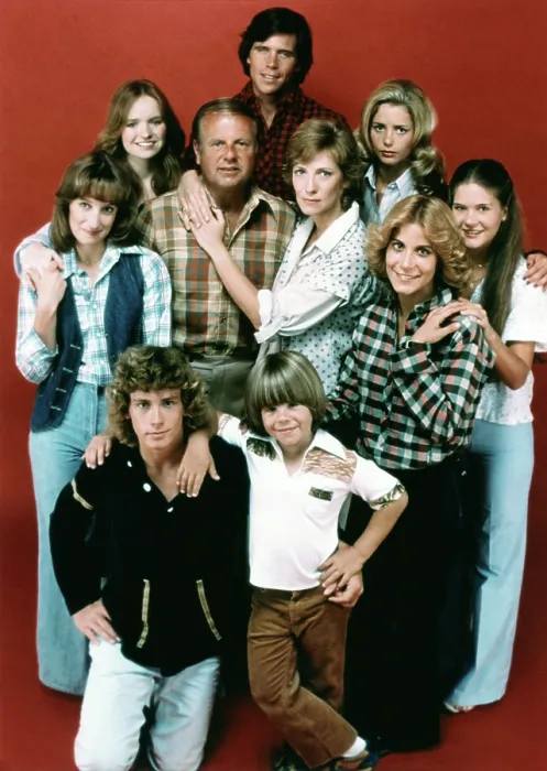 Framed Print : EIGHT IS ENOUGH, (back row, from left): Susan Richardson, Grant Goodeve, Dianne Kay, (center): Laurie Walters, Dick Van Patten, Betty Buckley, Connie Newton