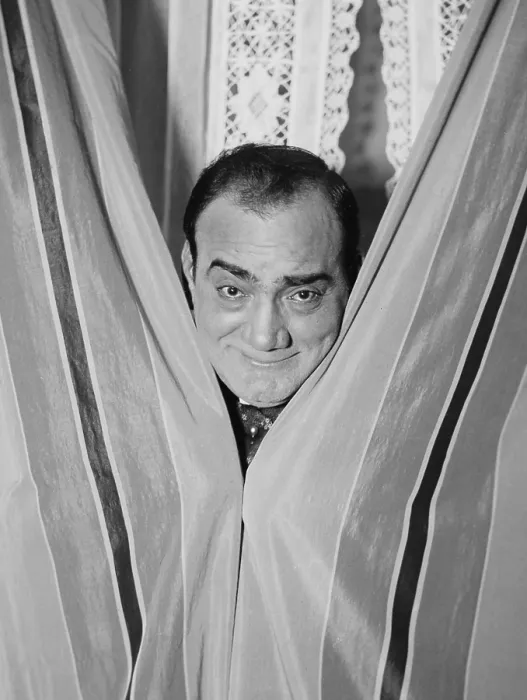 Framed Print : Enrico Caruso (1873-1921), smiling in playful portrait for Bain News Service photographer. Ca. 1915