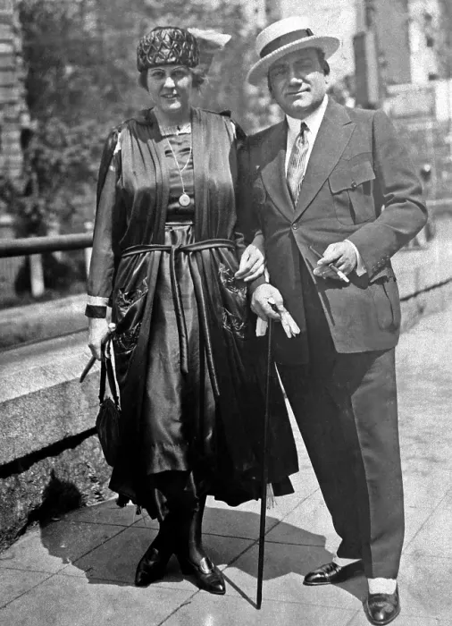 Framed Print : Enrico Caruso and his wife, Dorothy Park Benjamin, take a walk on Fifth Avenue in New York, 1918. Courtesy: CSU Archives / Everett Collection