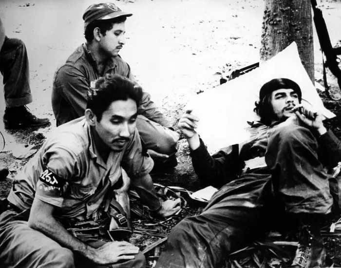 Framed Print : Ernesto Che Guevara (at right) shown with followers just after they claimed capture of Fomento during Castro campaign against the Batista regime in Cuba, December, 1958