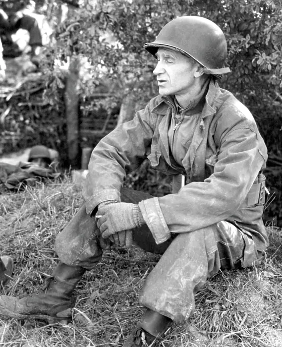 Framed Print : Ernie Pyle (1900-1945), American journalist, circa 1942. Courtesy: CSU Archives / Everett Collection