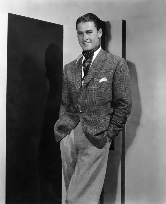 Framed Print : Errol Flynn, ca. 1935 Framed Print : Errol Flynn, ca. 1935
