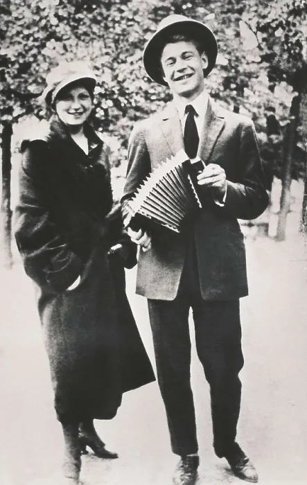 Framed Print : ESENIN, Serguei Aleksandrovich (1895-1925). Esenin with his sister Ekaterina. AISA / Everett Collection**US SALES ONLY** Framed Print : ESENIN, Serguei Aleksandrovich (1895-1925). Esenin with his sister Ekaterina. AISA / Everett Collection**US SALES ONLY**