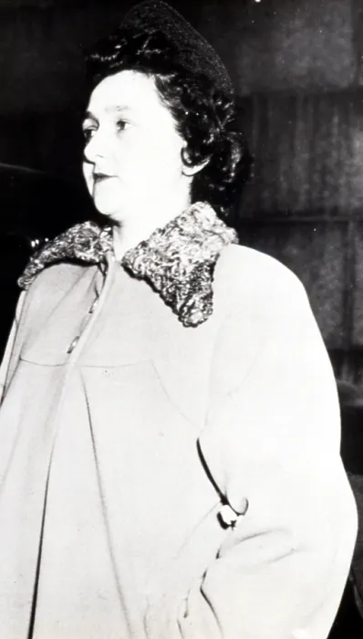 Framed Print : Ethel Rosenberg outside Federal Courthouse 4 / 5 / 51. Courtesy: CSU Archives / Everett Collection Framed Print : Ethel Rosenberg outside Federal Courthouse 4 / 5 / 51. Courtesy: CSU Archives / Everett Collection