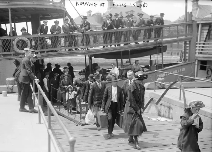 Framed Print : European immigrants disembarking at Ellis Island, ca. 1907 Framed Print : European immigrants disembarking at Ellis Island, ca. 1907