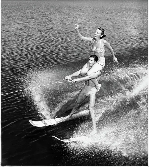 Framed Print : EV1302 - WATER SKIERS. Courtesy: CSU Archives / Everett Collection Framed Print : EV1302 - WATER SKIERS. Courtesy: CSU Archives / Everett Collection