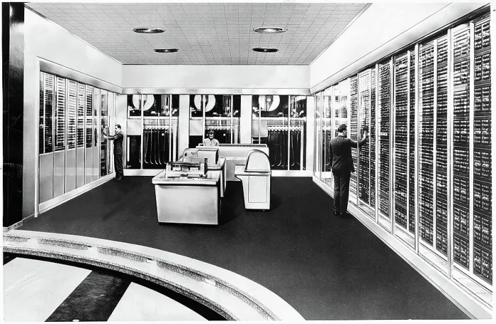 Framed Print : EV1595 - MAINFRAME COMPUTER. Courtesy: CSU Archives / Everett Collection Framed Print : EV1595 - MAINFRAME COMPUTER. Courtesy: CSU Archives / Everett Collection