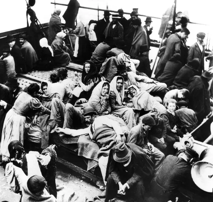 Framed Print : EV1802 - Immigrants from Europe going to America in the early part of the 20th century. Courtesy: CSU Archives  /  Everett Collection