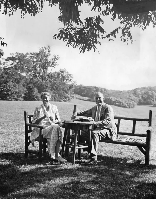 Framed Print : EV1851 - President Franklin Delano Roosevelt and his wife Eleanor at Krum Elbow, their summer home in Hyde Park, NY. August 4, 1933. Courtesy: CSU Archives  /  Everett Collection