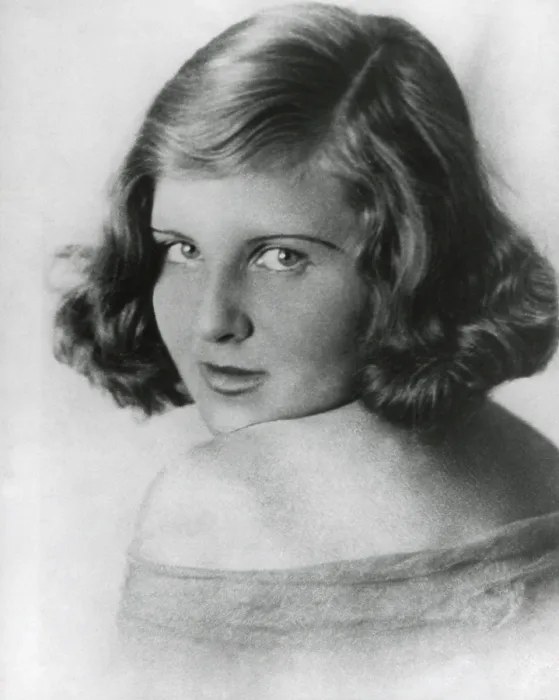 Framed Print : Eva Braun in the early 1930s. She and Hitler became lovers in 1932, when she was about 20 years old and he was 43. (BSLOC_2015_13_58) Framed Print : Eva Braun in the early 1930s. She and Hitler became lovers in 1932, when she was about 20 years old and he was 43. (BSLOC_2015_13_58)