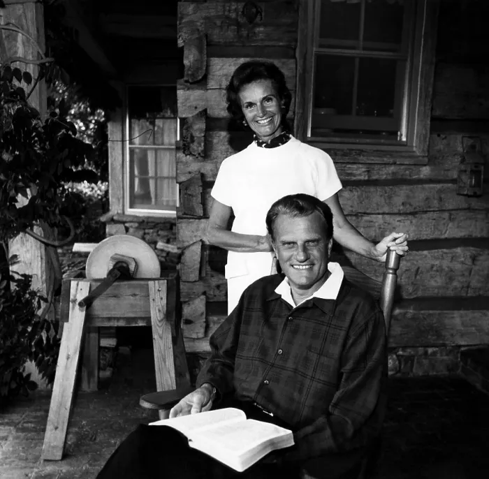 Framed Print : Evangelist, Billy Graham and his wife Ruth at their home in Montreal, North Carolina, 1972. Courtesy: CSU Archives / Everett Collection Framed Print : Evangelist, Billy Graham and his wife Ruth at their home in Montreal, North Carolina, 1972. Courtesy: CSU Archives / Everett Collection