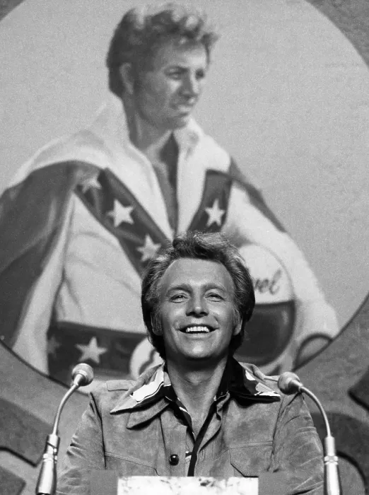 Framed Print : Evel Knievel, c. 1970s.. Courtesy: CSU Archives  /  Everett Collection