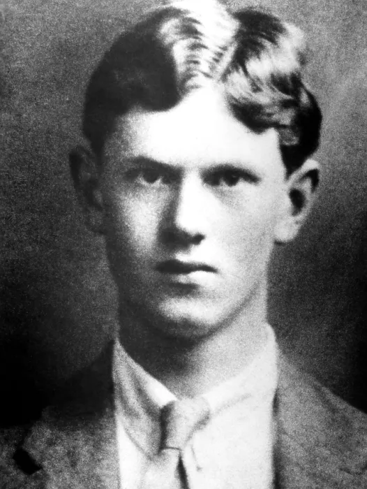 Framed Print : Evelyn Waugh (1903-1966), British satirical writer, circa 1923. Courtesy: CSU Archives / Everett Collection Framed Print : Evelyn Waugh (1903-1966), British satirical writer, circa 1923. Courtesy: CSU Archives / Everett Collection
