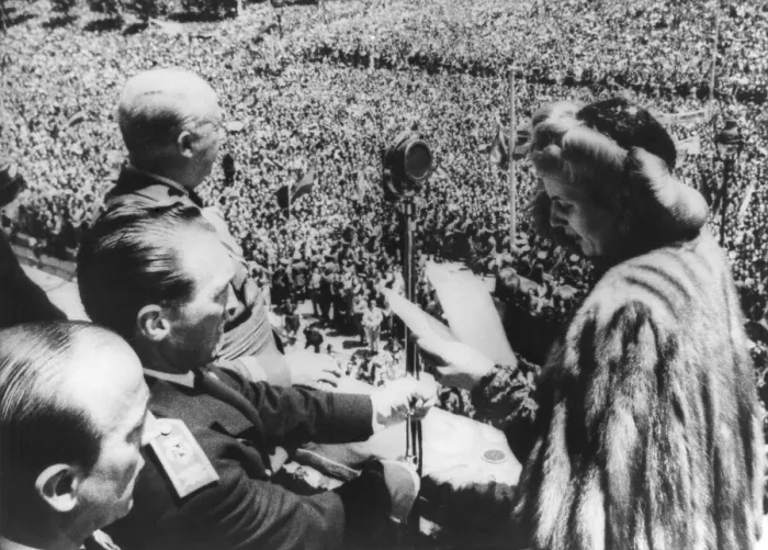 Framed Print : Evita Peron speaking to the crowd from the balcony of the Royal Palace. Madrid, June 1947. At upper left is Spanish Fascist Dictator, Francisco Franco. - (BSLOC_2014_17_62)