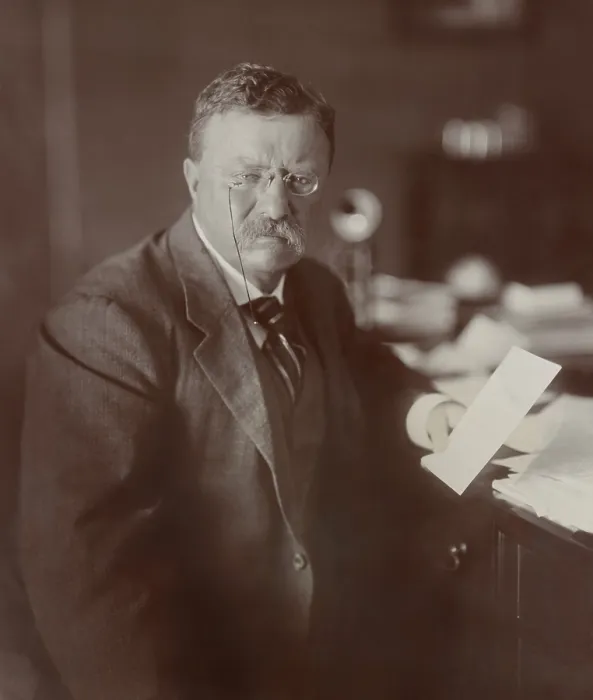 Framed Print : Ex-President Theodore Roosevelt speaking from a table, Aug. 23 to Sept 9, 1910 Framed Print : Ex-President Theodore Roosevelt speaking from a table, Aug. 23 to Sept 9, 1910