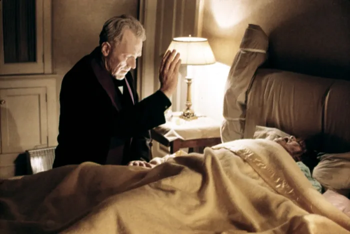 Framed Print : THE EXORCIST, Max Von Sydow, Linda Blair, 1973. (c) Warner Bros. / Courtesy: Everett Collection Framed Print : THE EXORCIST, Max Von Sydow, Linda Blair, 1973. (c) Warner Bros. / Courtesy: Everett Collection