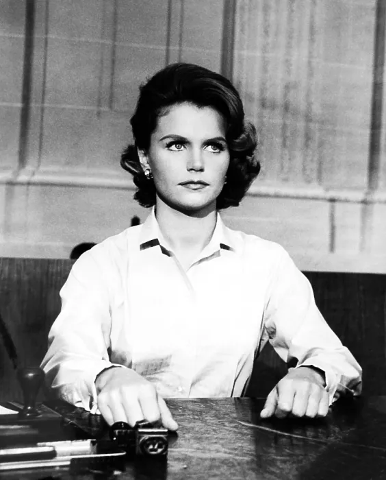 Framed Print : EXPERIMENT IN TERROR, Lee Remick, 1962