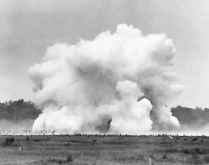 Framed Print : The explosion of Lester P. Barlow's GLMITE bomb at Aberdeen Proving Ground, Maryland. The 1, 000 pound liquid oxygen bomb created an powerful roar, but little damage