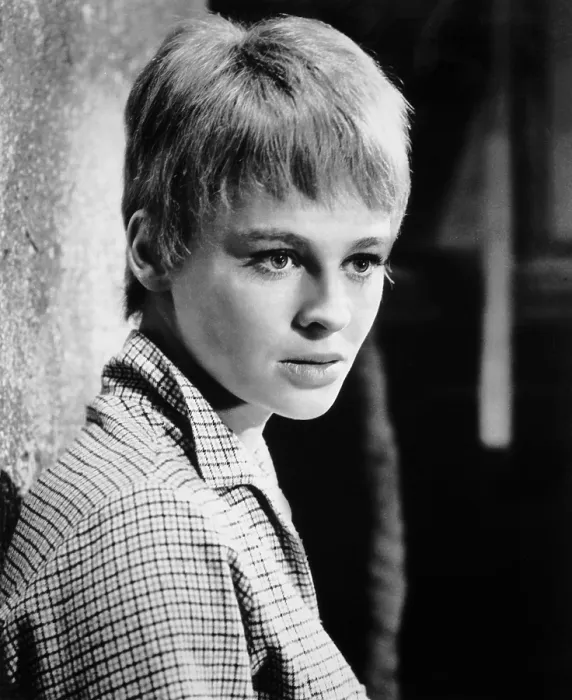 Framed Print : FAHRENHEIT 451, Julie Christie, 1966 Framed Print : FAHRENHEIT 451, Julie Christie, 1966