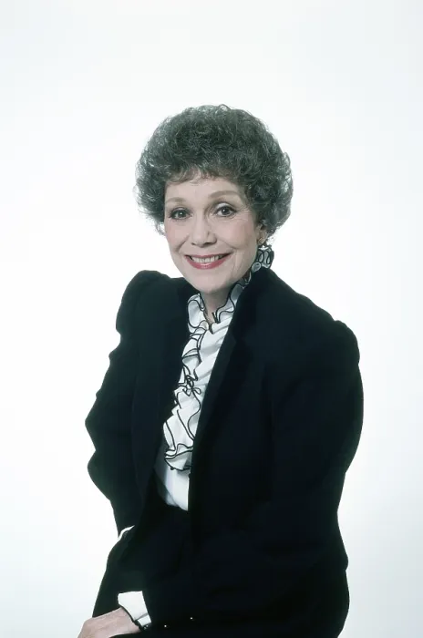 Framed Print : FALCON CREST, Jane Wyman, 1981-90 (1981 photo) Framed Print : FALCON CREST, Jane Wyman, 1981-90 (1981 photo)