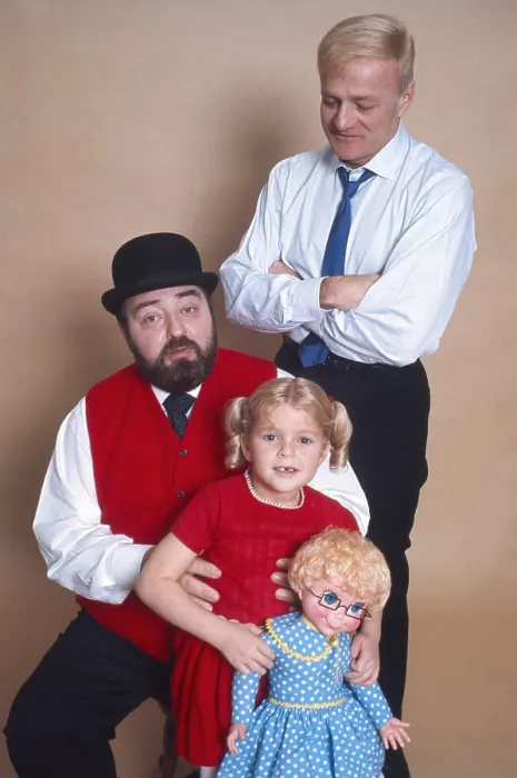 Framed Print : FAMILY AFFAIR, from left, Sebastian Cabot Anissa Jones (holding Mrs. Beasley), , Brian Keith, 1966-71