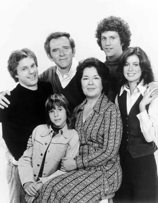 Framed Print : FAMILY, (clockwise from top left): Gary Frank, James Broderick, John Rubinstein, Elayne Heilveil, Sada Thompson, Kristy McNichol, (Season 1), 1976-80