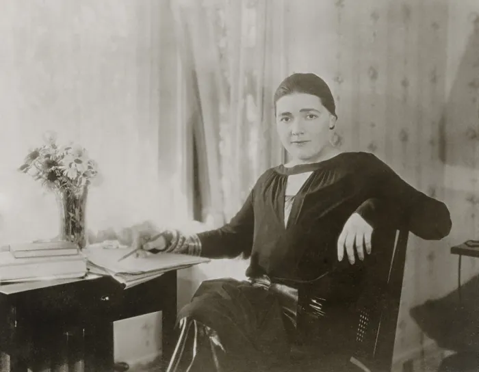Framed Print : Fannie Hurst, American novelist and short story writer, flourished in the 1920s and 1930s. Her short stories, HUMORESQUE and SYMPHONY OF SIX MILLION were made into films Framed Print : Fannie Hurst, American novelist and short story writer, flourished in the 1920s and 1930s. Her short stories, HUMORESQUE and SYMPHONY OF SIX MILLION were made into films