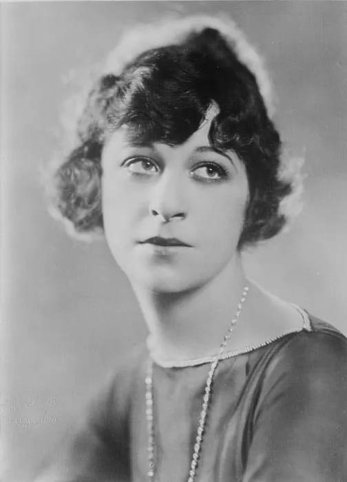 Framed Print : Fanny Brice (1891-1951), American comedienne and accomplished singer in early portrait. Brice performed in the Ziegfeld Follies for two decades