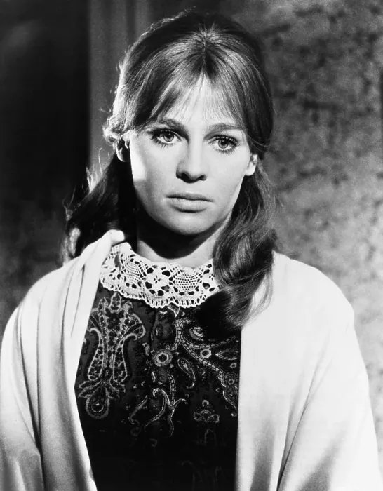 Framed Print : FAR FROM THE MADDING CROWD, Julie Christie, 1967