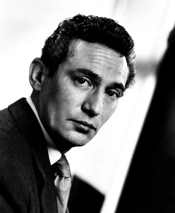 Framed Print : FATHER BROWN, (aka THE DETECTIVE), Peter Finch, 1954