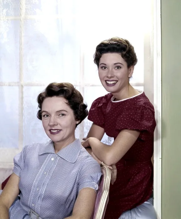 Framed Print : FATHER KNOWS BEST, from left, Jane Wyatt, Elinor Donahue, 1954-60 (1959 photo)