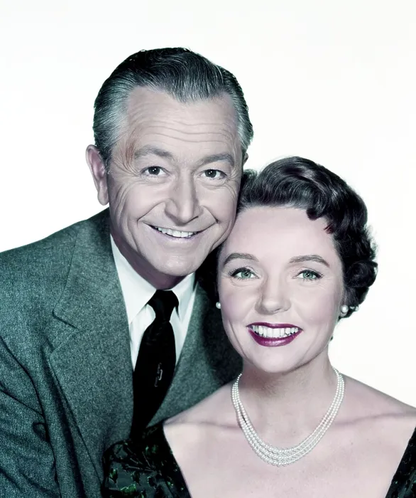 Framed Print : FATHER KNOWS BEST, from left, Robert Young, Jane Wyatt, 1954-60 Framed Print : FATHER KNOWS BEST, from left, Robert Young, Jane Wyatt, 1954-60