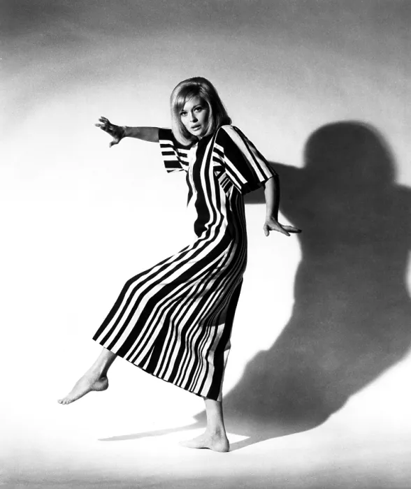 Framed Print : FAYE DUNAWAY, portrait c. 1960s