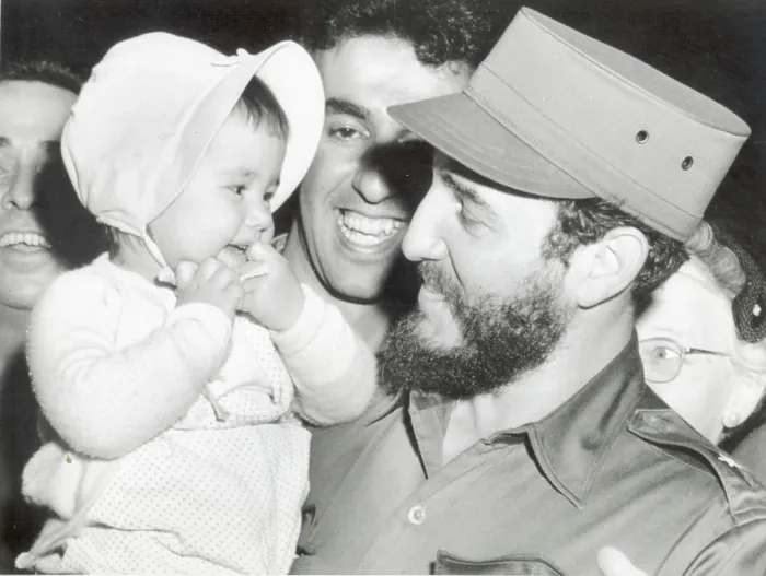 Framed Print : FIDEL CASTRO, Cuban Prime Minister, makes friends with 16-month old Sherry Robin Hayes, of Washington D.C Framed Print : FIDEL CASTRO, Cuban Prime Minister, makes friends with 16-month old Sherry Robin Hayes, of Washington D.C