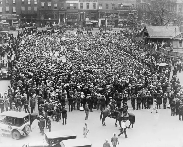 Framed Print : Final public protests against execution of Sacco and Vanzetti at New York City's Union Square on August 23, 1927