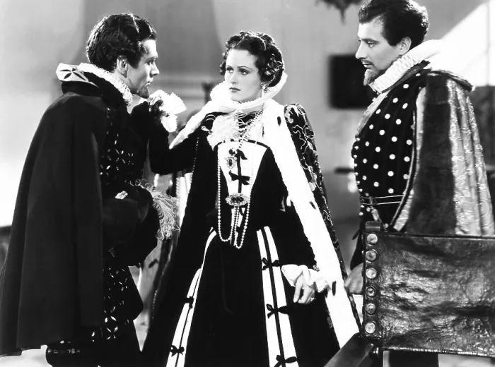 Framed Print : FIRE OVER ENGLAND, from left: Laurence Olivier, Vivien Leigh, Leslie Banks, 1937